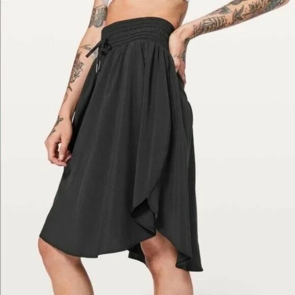 LULULEMON ATHLETICA THE EVERY DAY SKIRT BLACK STRETCH MICROFIBER CURVED HEM sz 6